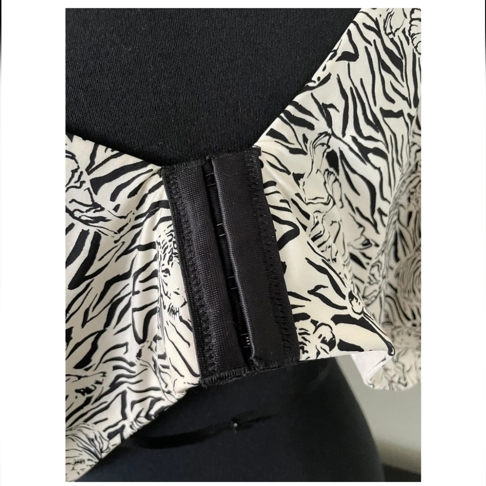 TORRID Dream Wire-Free Bra 38D Stripe Tigers White/Black - Picture 7 of 8